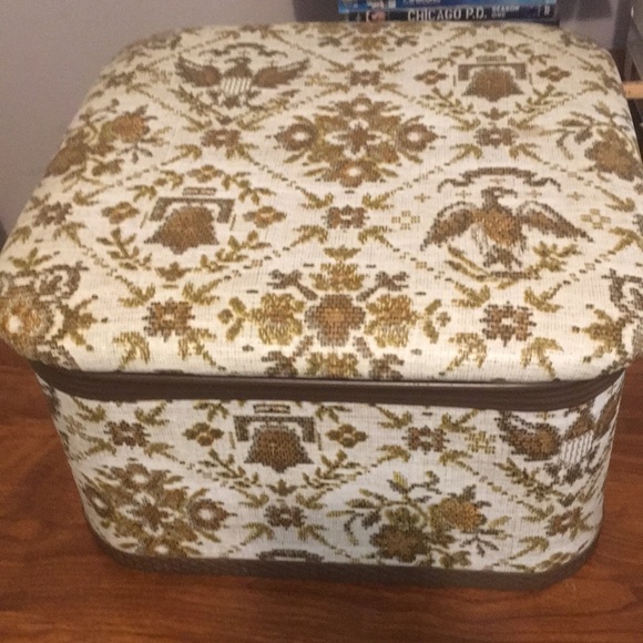 Old sewing box - Picture 1 of 7